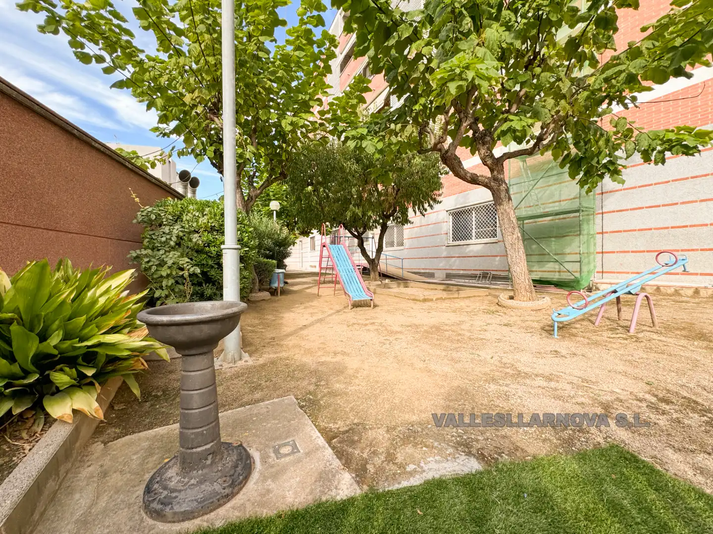 Jardín de Piso en venta en Mollet del Vallès con Calefacción, Balcón y Piscina comunitaria