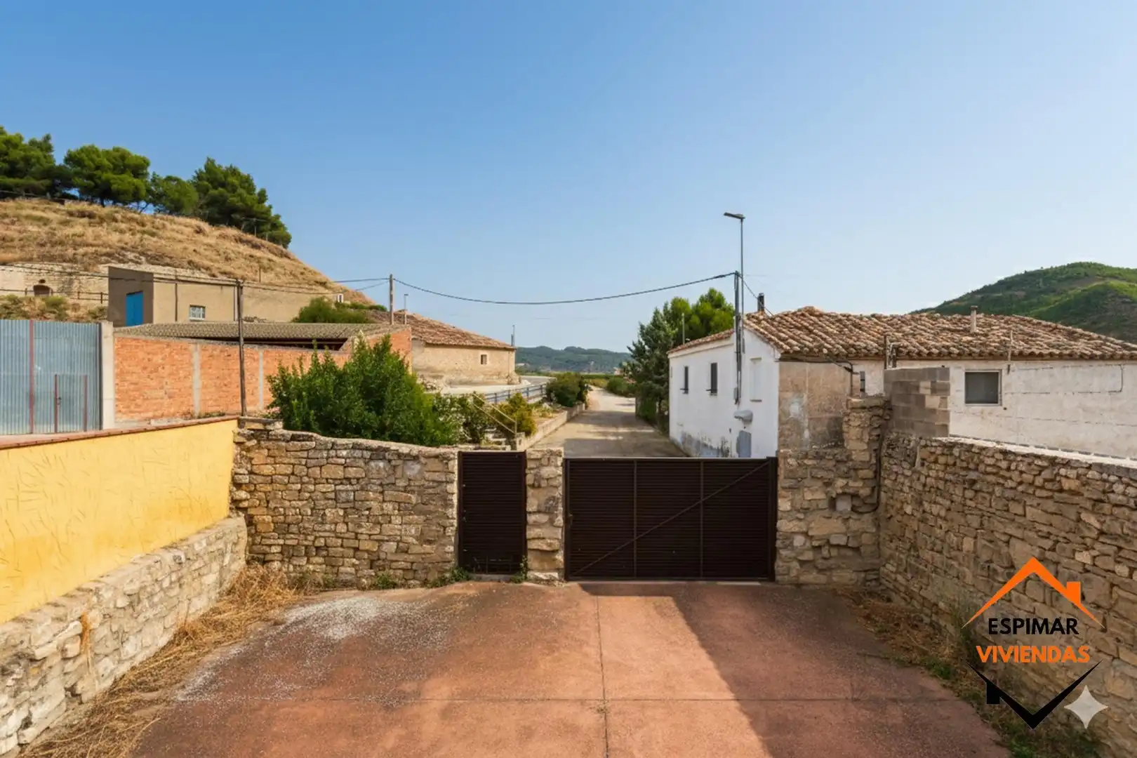 Vista exterior de Edificio en venta en Castejón de Valdejasa