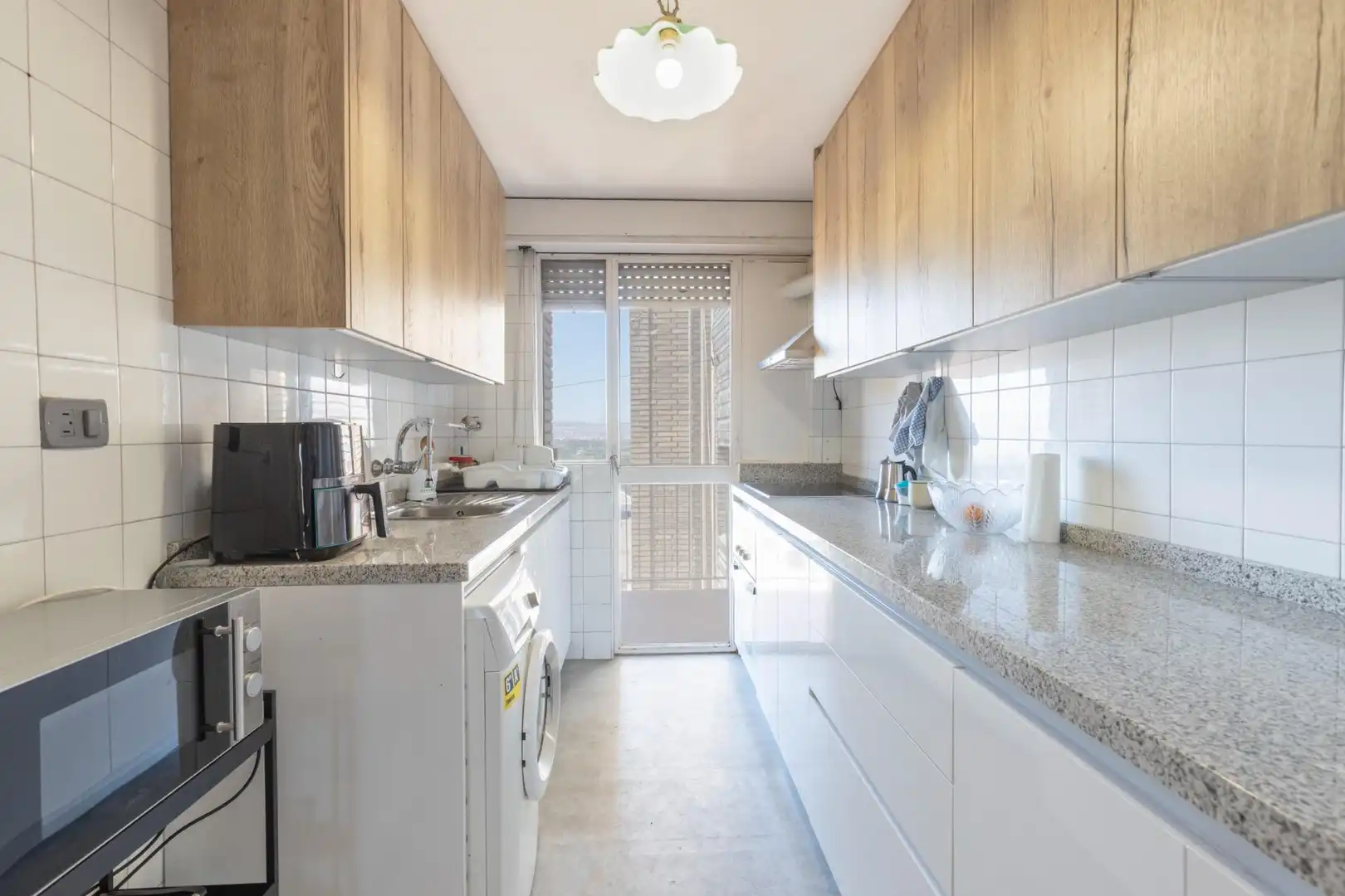 Küche von Wohnung zum Verkauf in Granada mit Heizung und Balkon