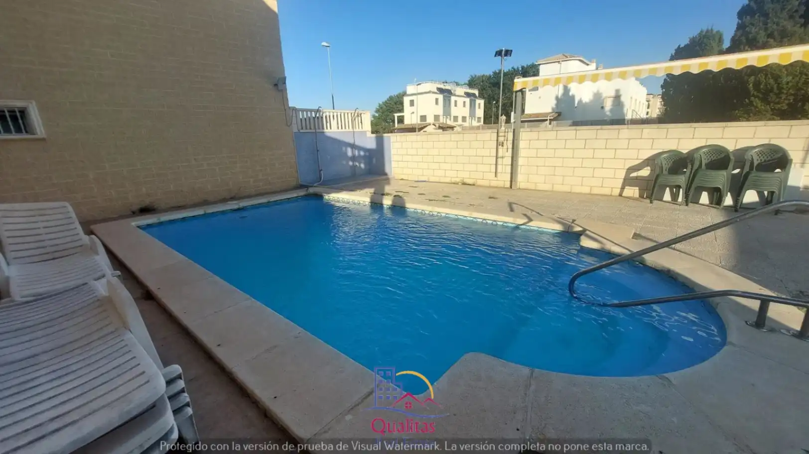 Piscina de Casa adosada en venda en Oliva amb Aire condicionat, Calefacció i Terrassa