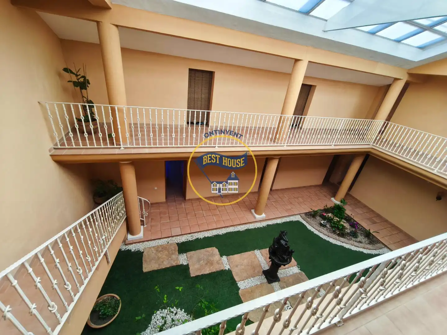 Vista exterior de Casa o xalet en venda en Ontinyent amb Jardí privat i Piscina