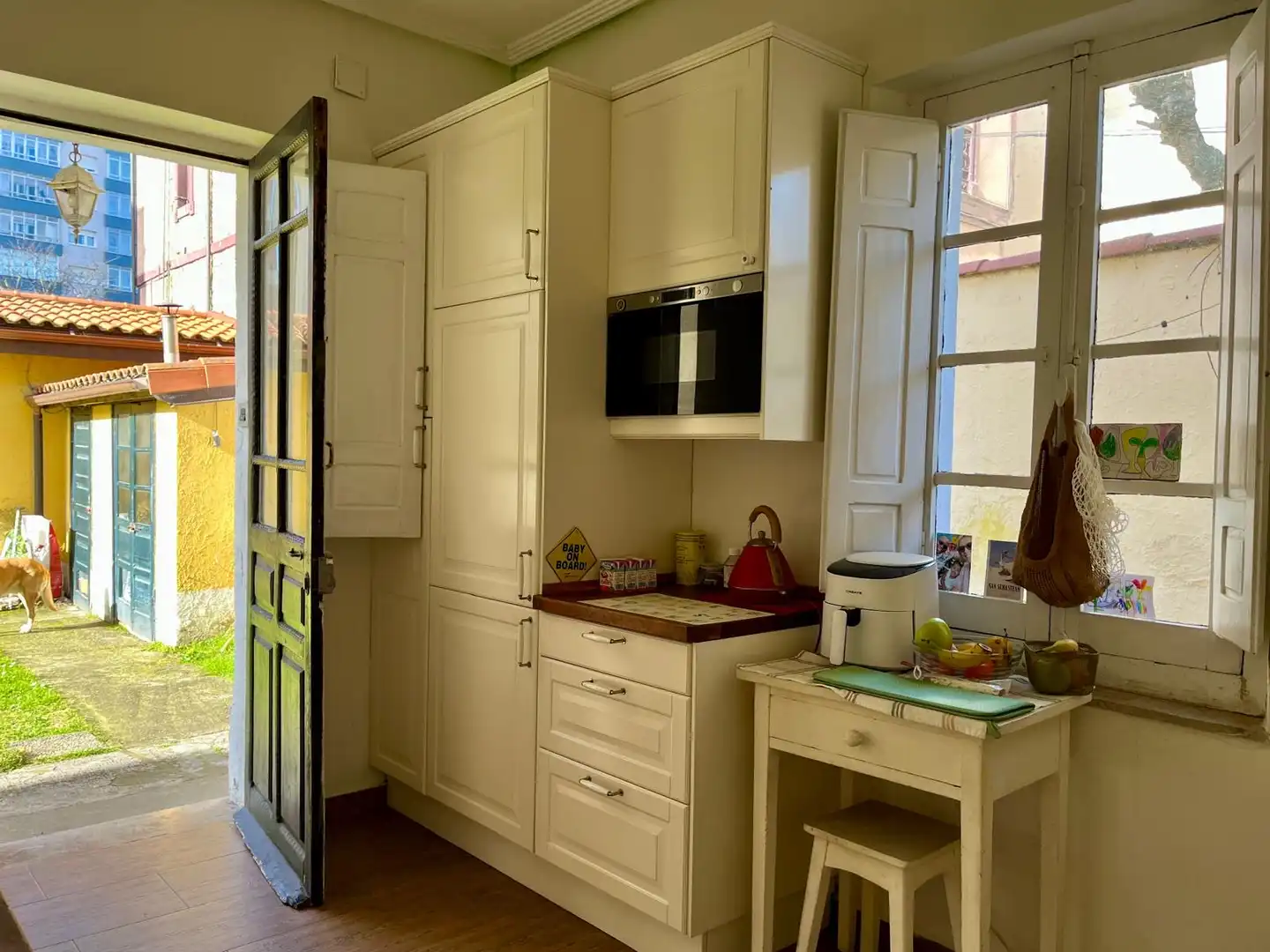 Cuina de Casa o xalet en venda en Castrillón amb Calefacció, Jardí privat i Terrassa