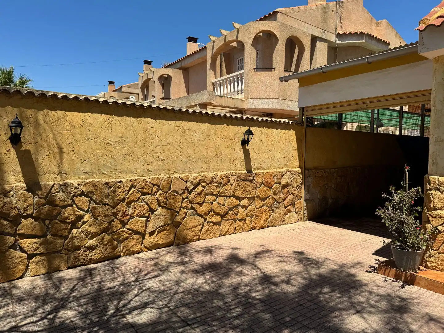 Vista exterior de Casa o xalet per a compartir en Mazarrón amb Jardí privat, Piscina i Moblat