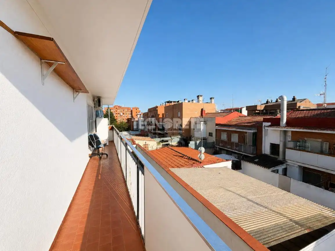 Exterior view of Flat for sale in Madrid  with Air Conditioner and Balcony