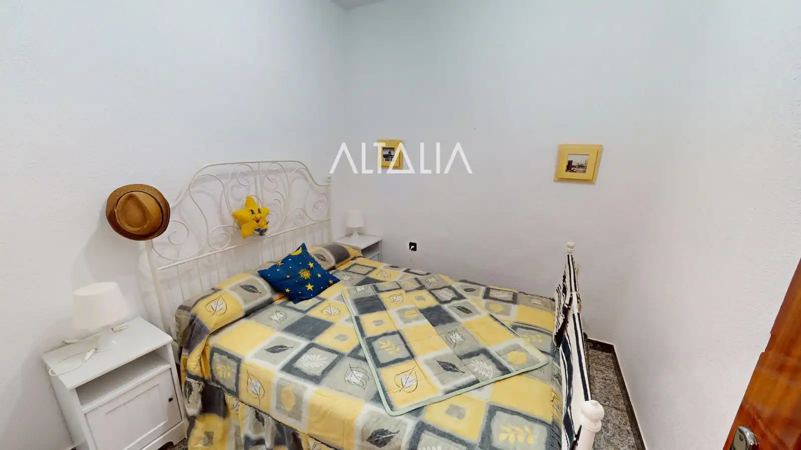 Bedroom of Houses for sale in Pinarejo  with Air Conditioner, Heating and Furnished