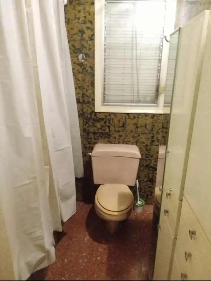 Baño de Piso para compartir en Barcelona con Aire acondicionado, Calefacción y Lavadora