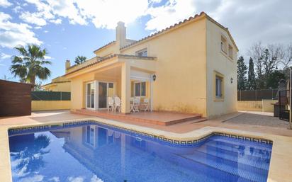 Vista exterior de Casa o xalet en venda en Deltebre amb Terrassa, Piscina i Balcó