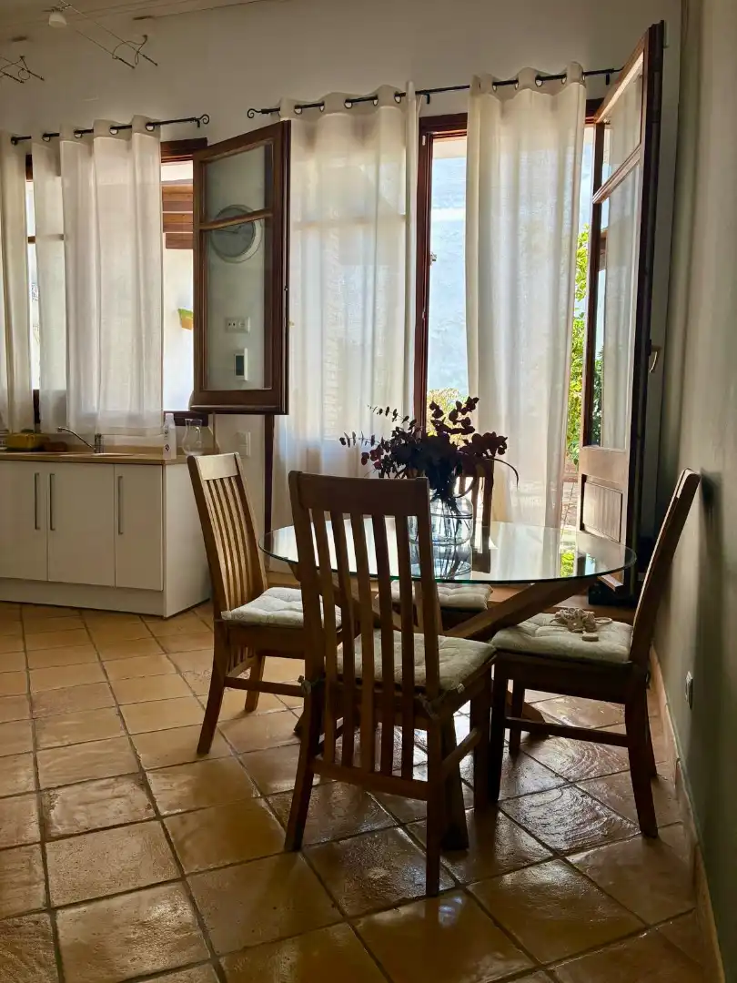 Menjador de Casa adosada en venda en Canet de Mar amb Aire condicionat, Terrassa i Forn