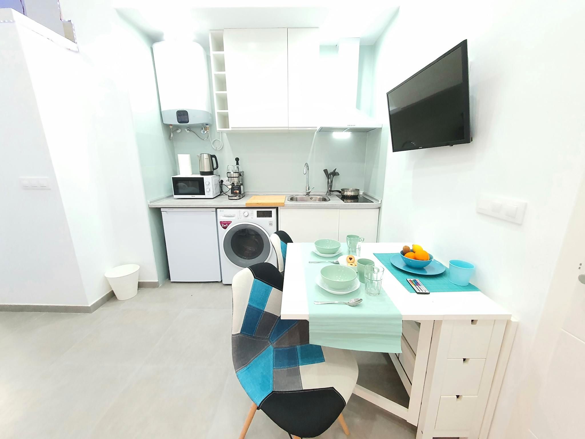 Cocina de Piso de alquiler en  Valencia Capital con Aire acondicionado, Jardín privado y Amueblado