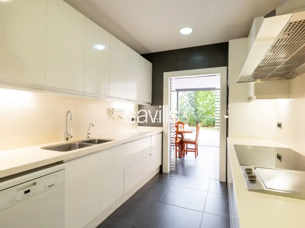 Küche von Haus oder Chalet zur Miete in Barcelona mit Privatgarten und Schwimmbad