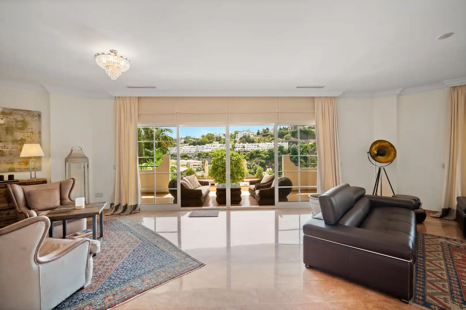 Casa amb piscina en venda a Altos de Estepona, imagen 9