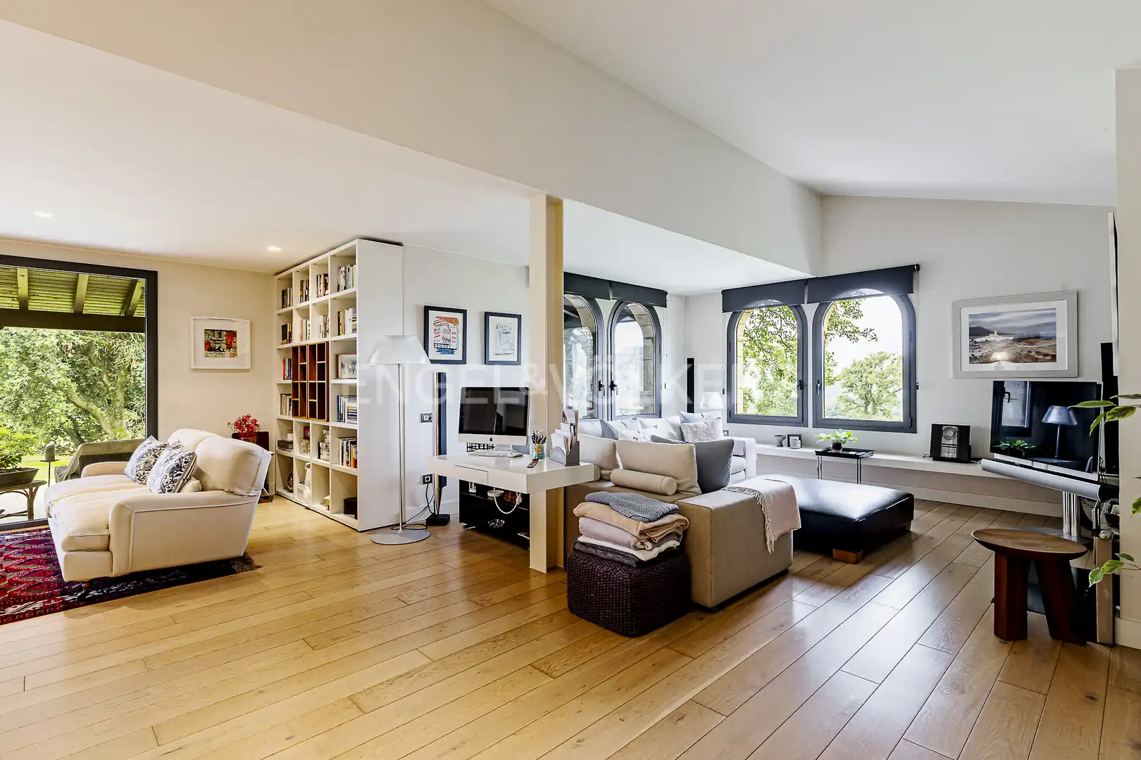 Wohnzimmer von Country house zum Verkauf in Torelló mit Klimaanlage, Heizung und Privatgarten