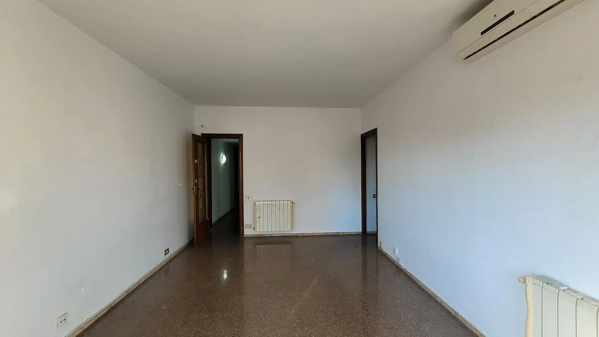 Sala de estar de Piso en venta en  Barcelona Capital con Aire acondicionado, Calefacción y Balcón