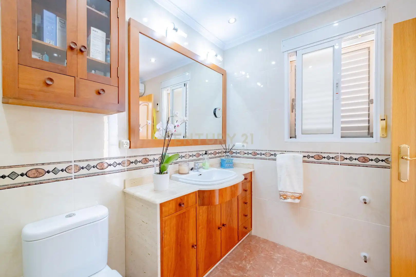 Baño de Casa adosada en venta en Náquera con Trastero, Piscina y Horno