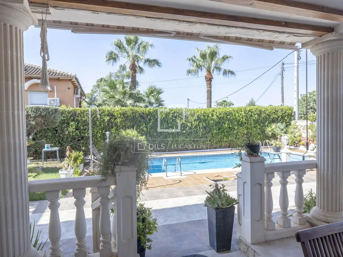 Exterior view of Houses for sale in La Pobla de Vallbona  with Air Conditioner, Heating and Private garden