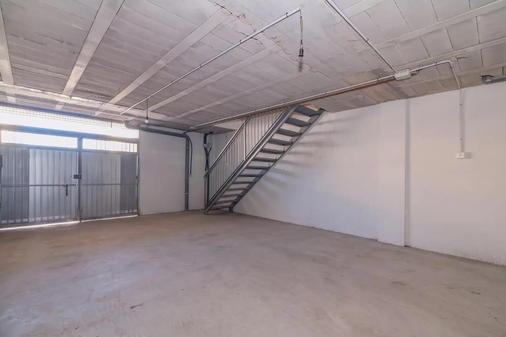 Casa aparellada amb terrassa en venda a Avenida LUIS JAVIER, imagen 34