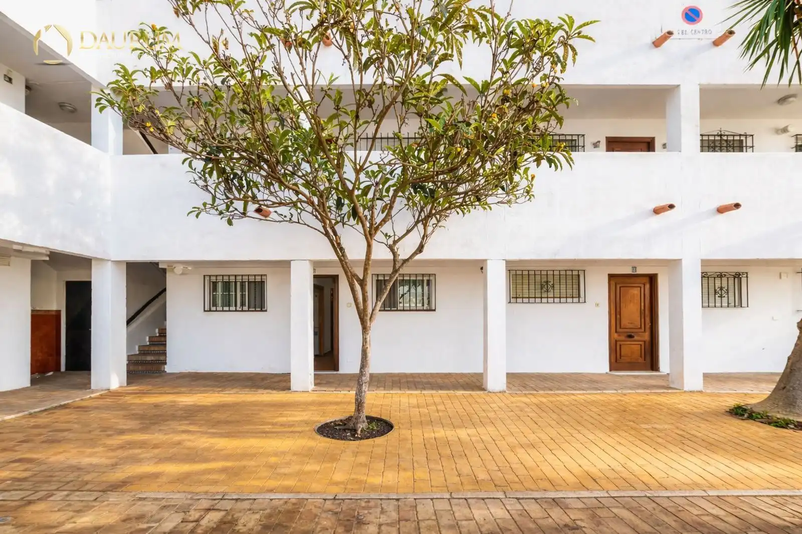 Außenansicht von Wohnung zum Verkauf in Almonte mit Klimaanlage, Heizung und Terrasse