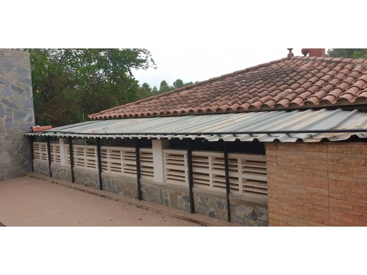 Vista exterior de Casa o chalet en venta en Rubí con Jardín privado, Terraza y Piscina