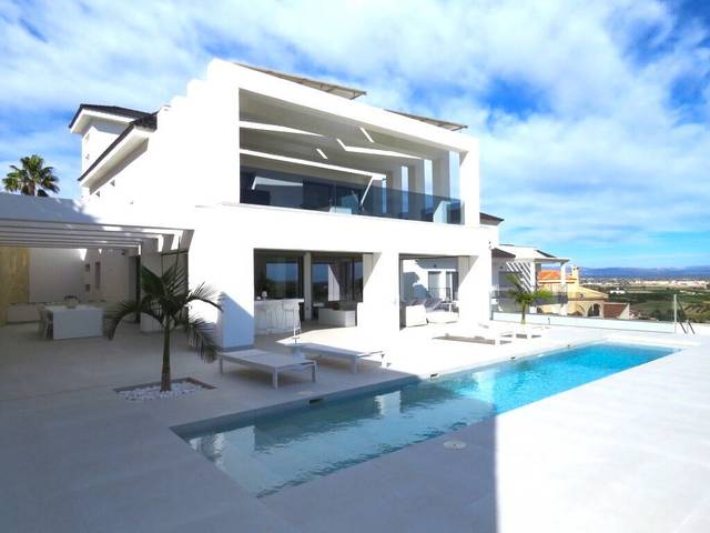 Casa-chalet en Venta en Rojales