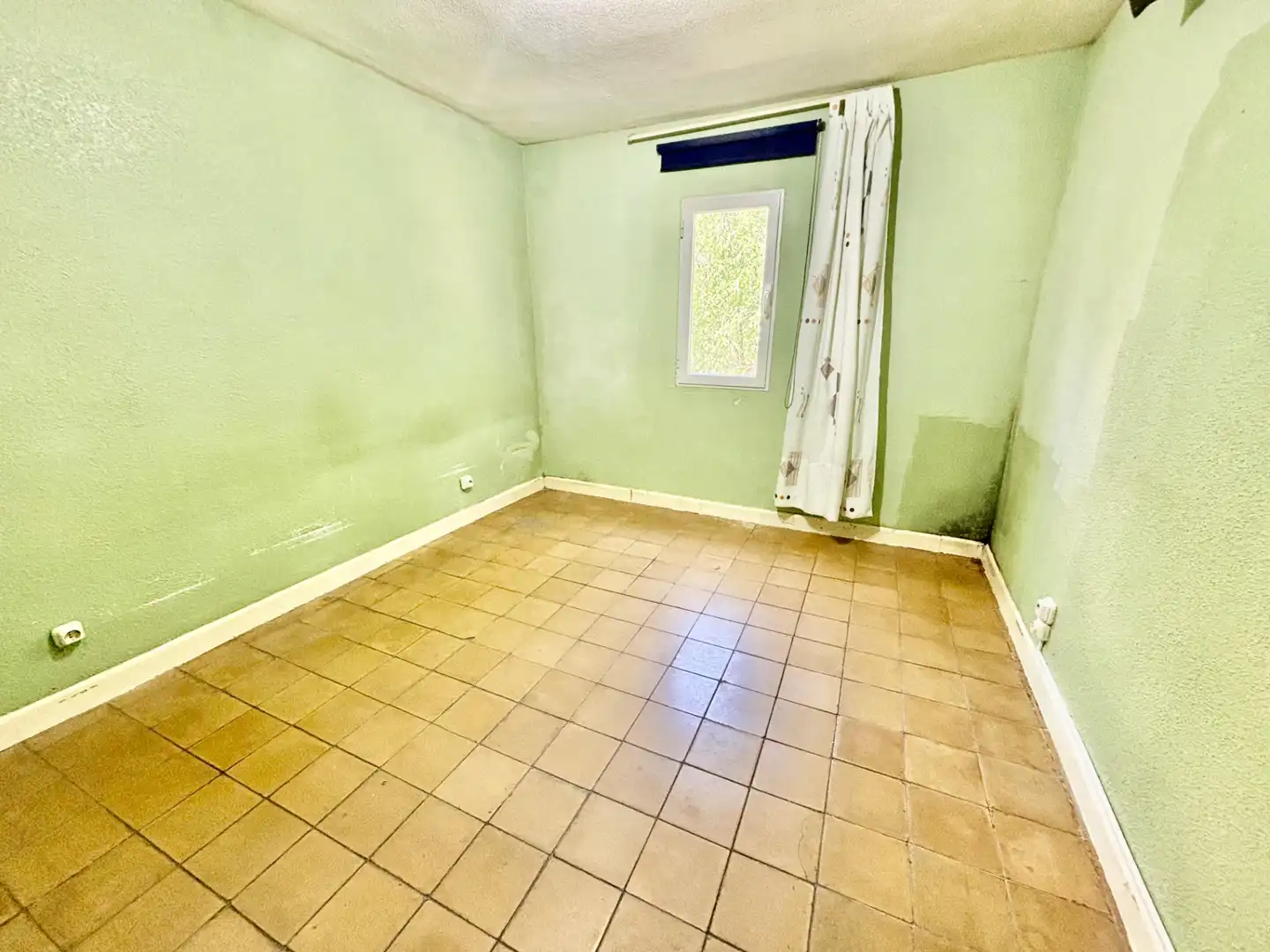 Habitación de Piso en venta en Madrid con Terraza
