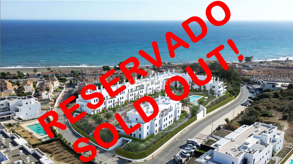 Vista exterior de Apartament en venda en Rincón de la Victoria amb Aire condicionat, Jardí privat i Traster