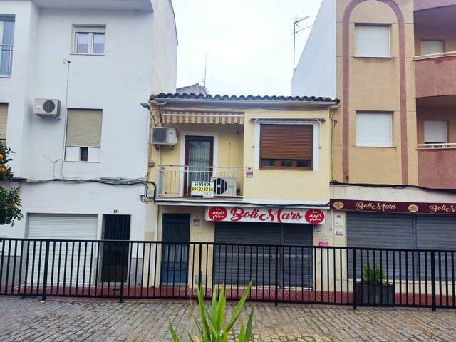 Piso en Venta en Calle Juan Santos Galindo, 1 en Mengíbar