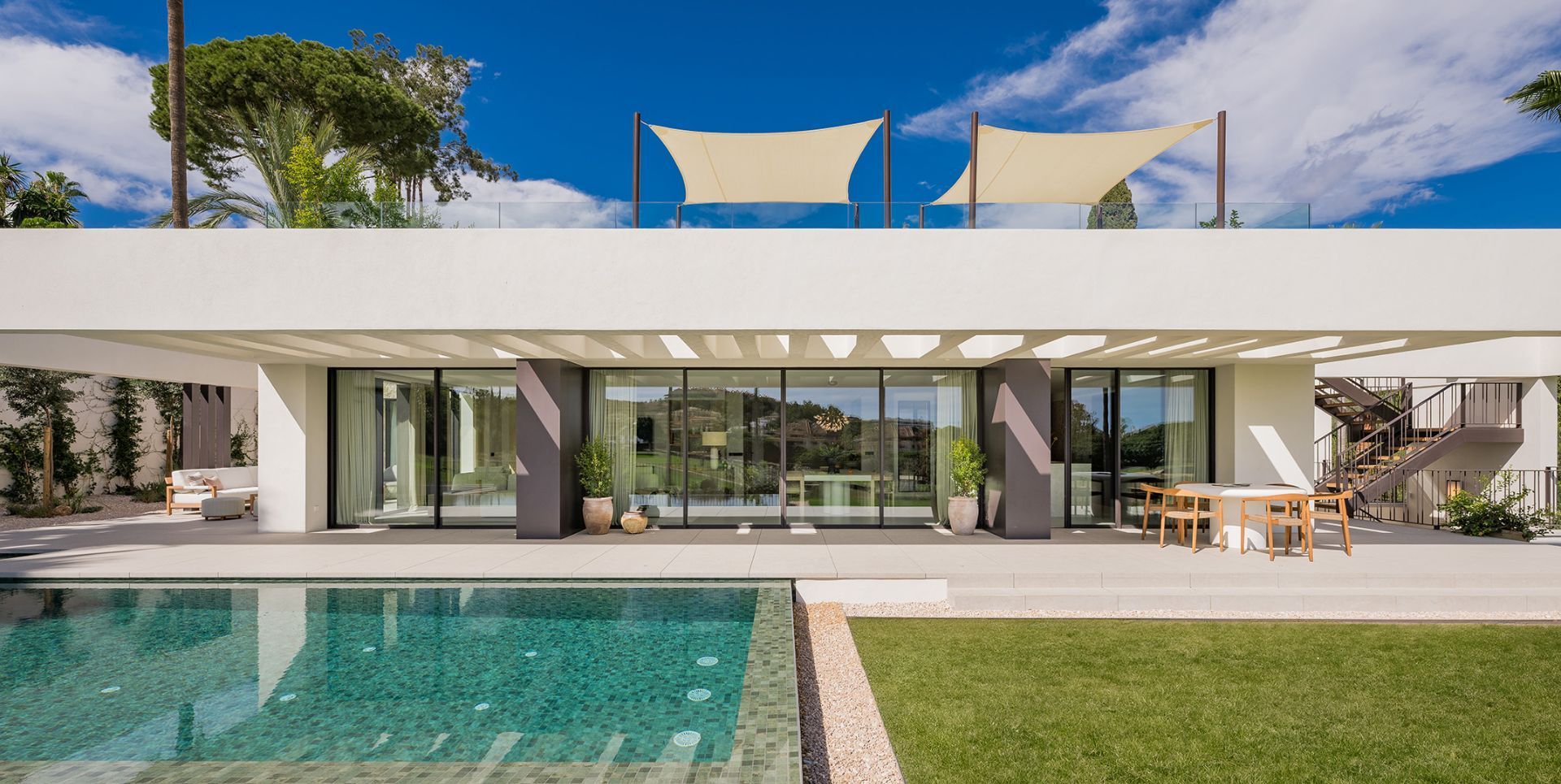 Exterior view of House or chalet for sale in Marbella  with Air Conditioner, Heating and Private garden