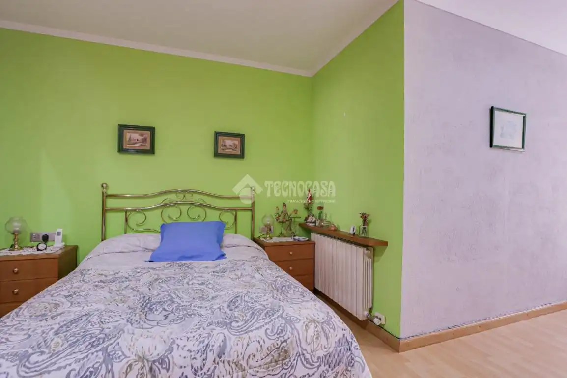 Bedroom of Flat for sale in Terrassa  with Air Conditioner, Heating and Terrace