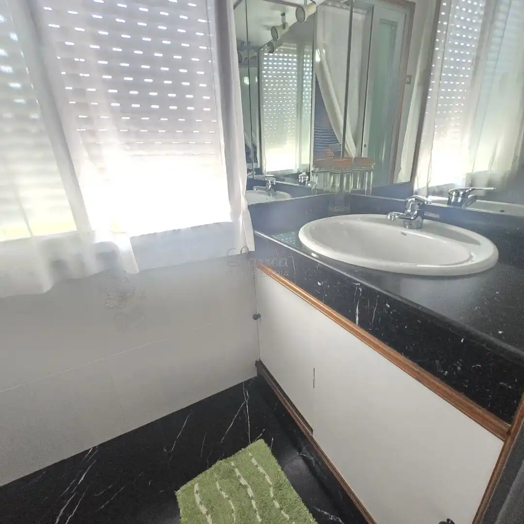 Baño de Piso en venta en Amorebieta-Etxano con Calefacción, Amueblado y Balcón