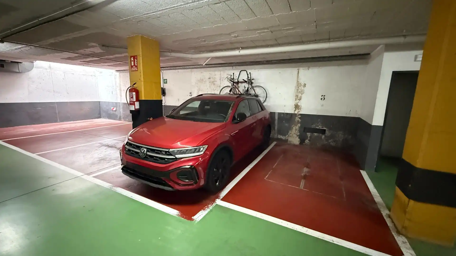 Parking of Flat for sale in Barcelona  with Air Conditioner, Heating and Parquet flooring