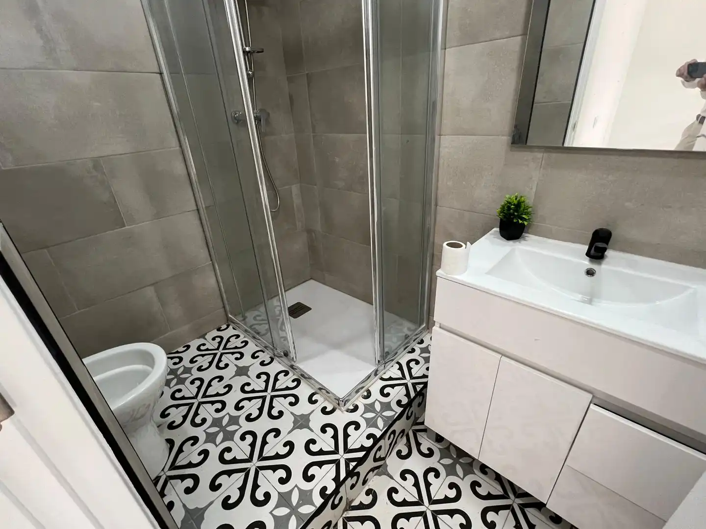 Bathroom of Ground floor for sale in Barcelona  with Heating