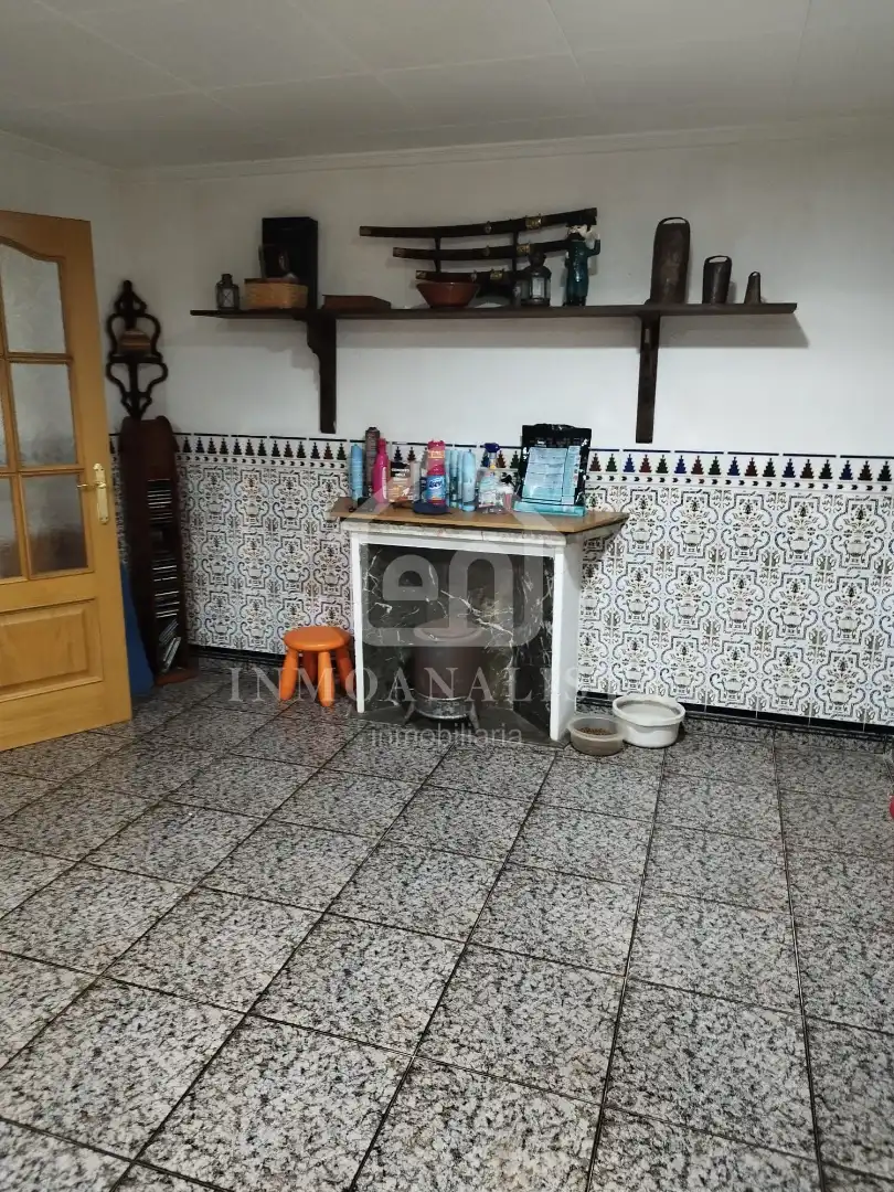 Kitchen of Houses for sale in Requena  with Air Conditioner, Terrace and Storage room