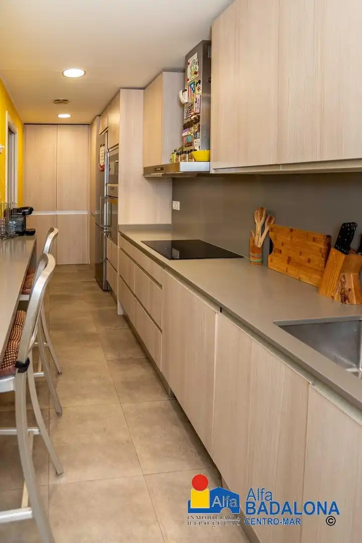 Cocina de Piso en venta en Badalona con Aire acondicionado, Calefacción y Jardín privado