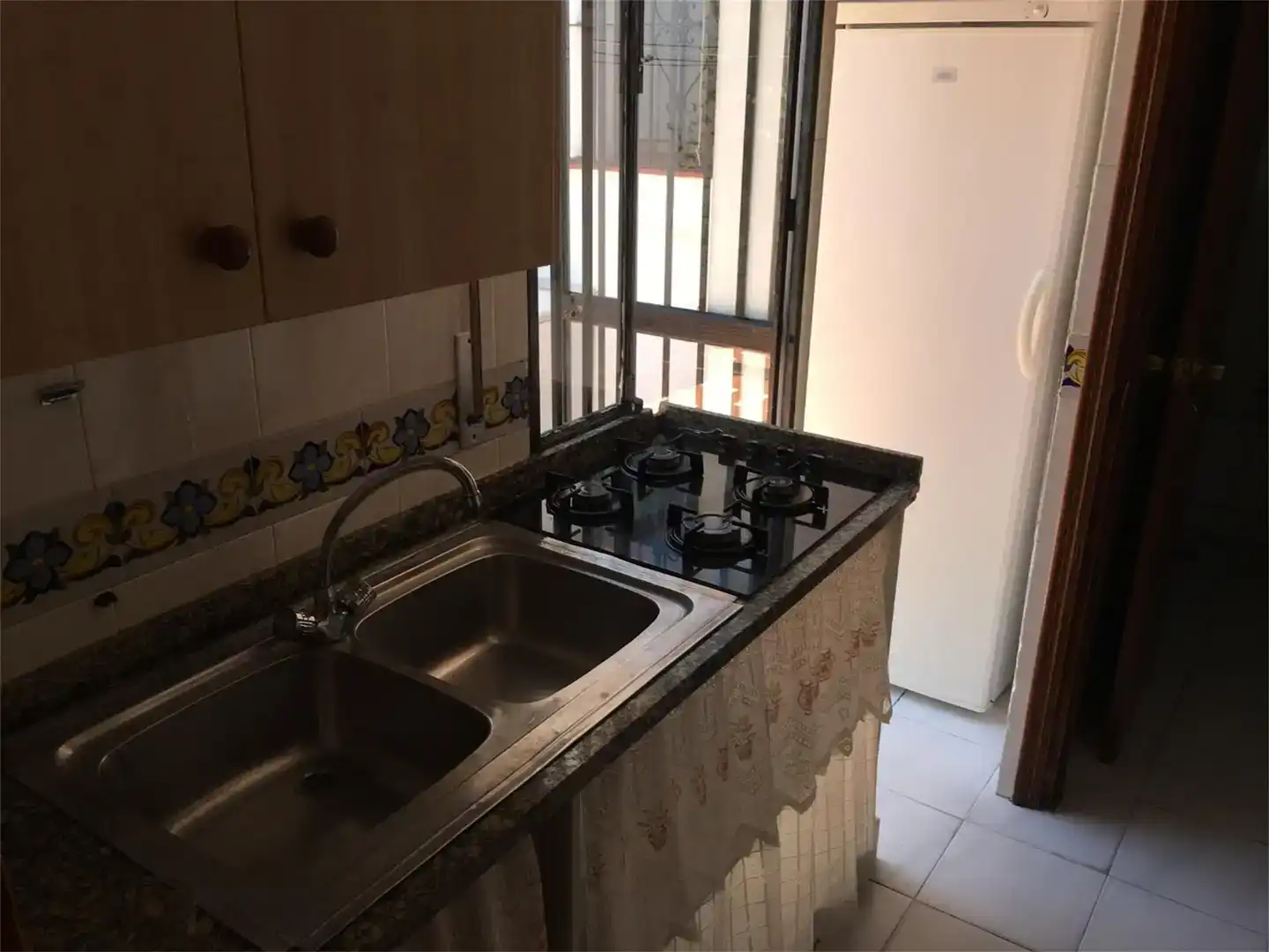 Cuina de Casa o xalet de lloguer en Almonte amb Jardí privat, Traster i Moblat