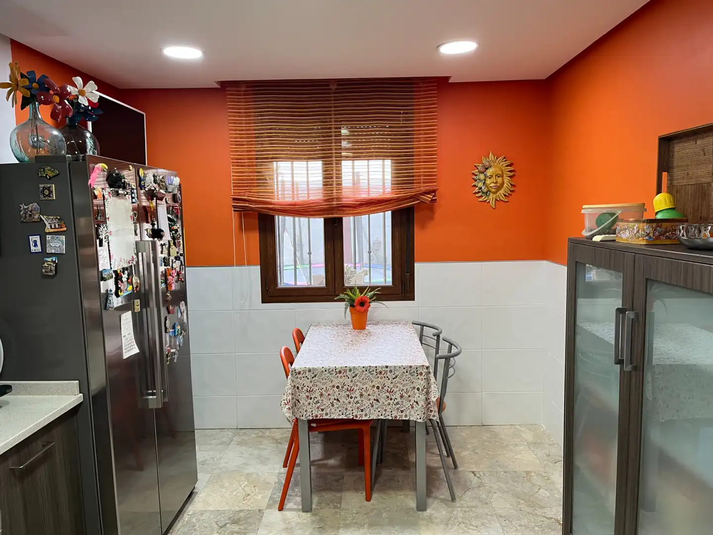Cuina de Casa o xalet en venda en Zaragoza amb Aire condicionat, Calefacció i Jardí privat