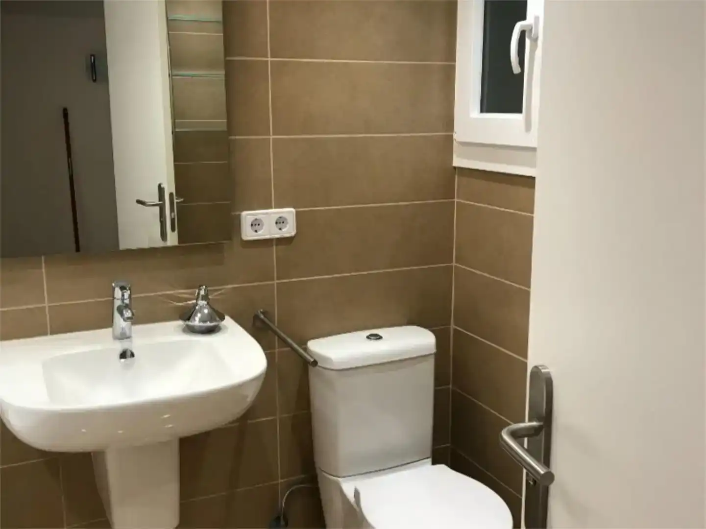 Bathroom of Flat for rent in Sant Feliu de Guíxols  with Parquet flooring, Furnished and Balcony