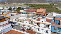 Vista exterior de Casa o xalet en venda en Arona amb Terrassa