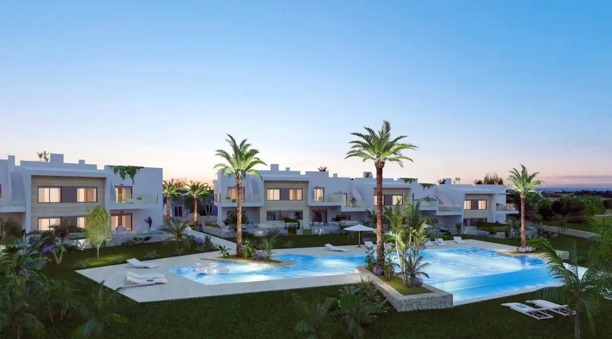 Außenansicht von Wohnung zum Verkauf in Pilar de la Horadada mit Klimaanlage, Privatgarten und Terrasse
