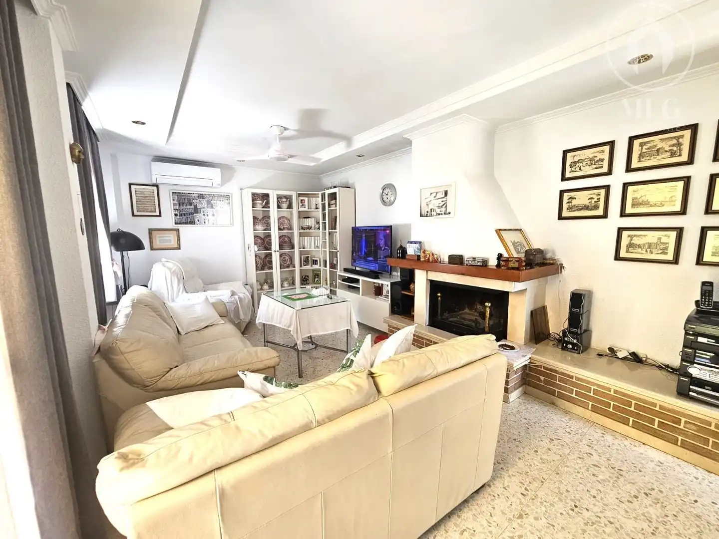 Sala de estar de Casa adosada en venta en Alhaurín de la Torre con Aire acondicionado y Amueblado
