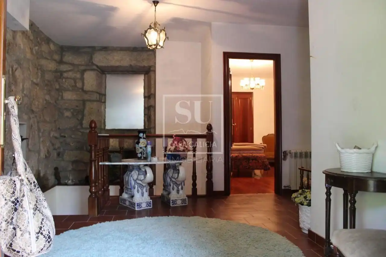 Country house zum Verkauf in A Lama   mit Privatgarten