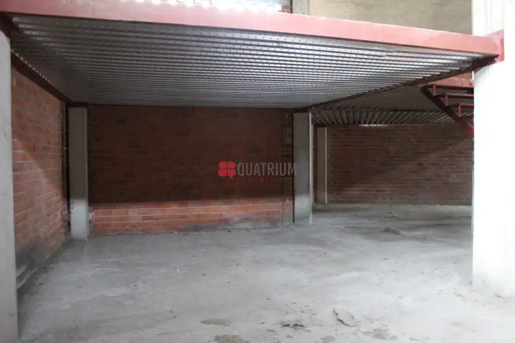 Local comercial de lloguer a Castiñeiriño - Cruceiro de Sar, imagen 2