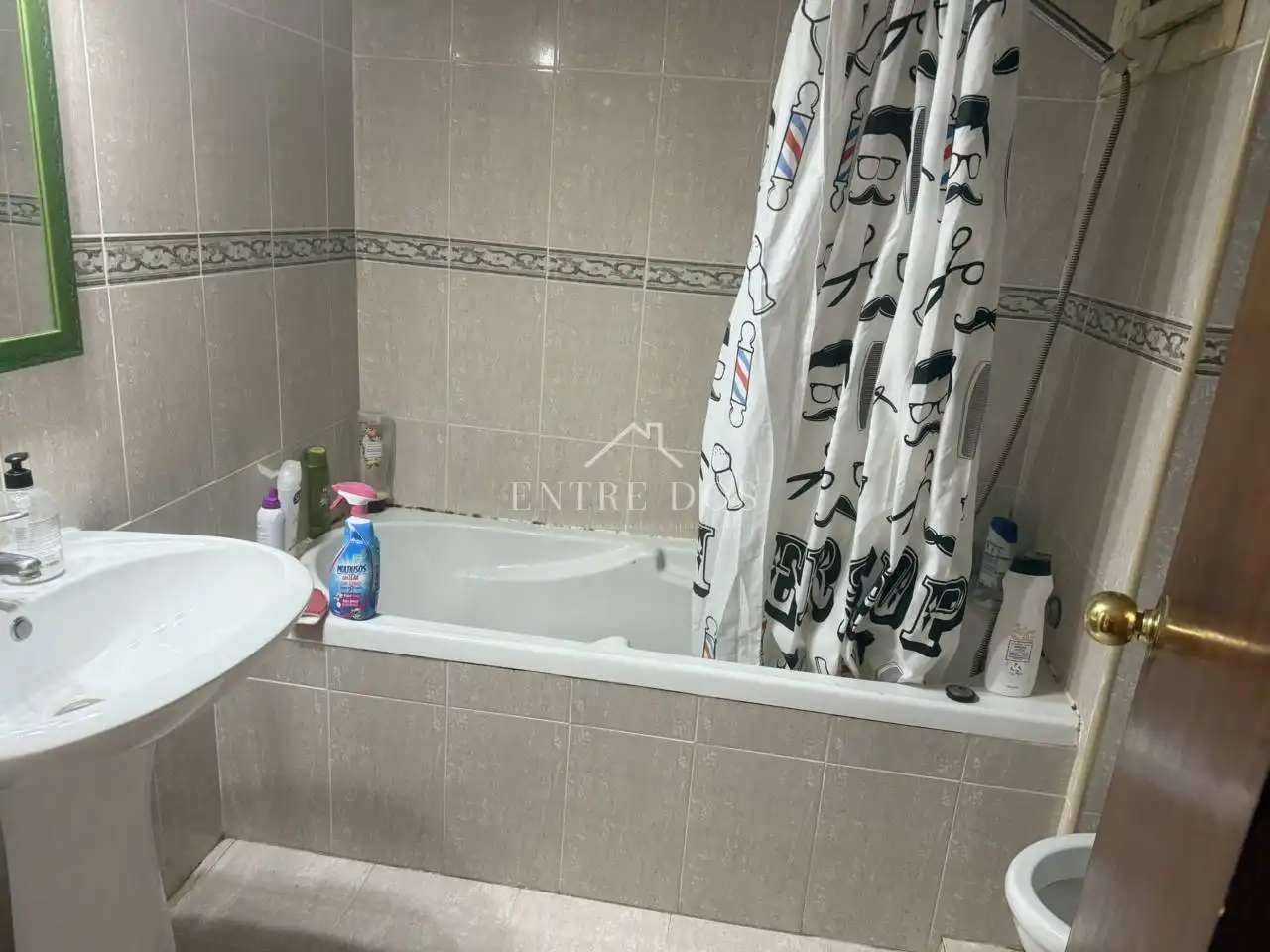 Wohnung zur Miete in Calle Ramón y Cajal, Hospital - Plaza del Real