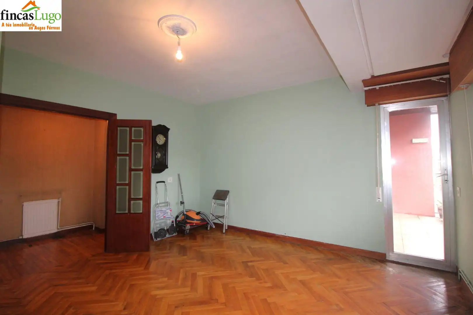 Sala d'estar de Pis en venda en Lugo amb Calefacció, Parquet i Traster