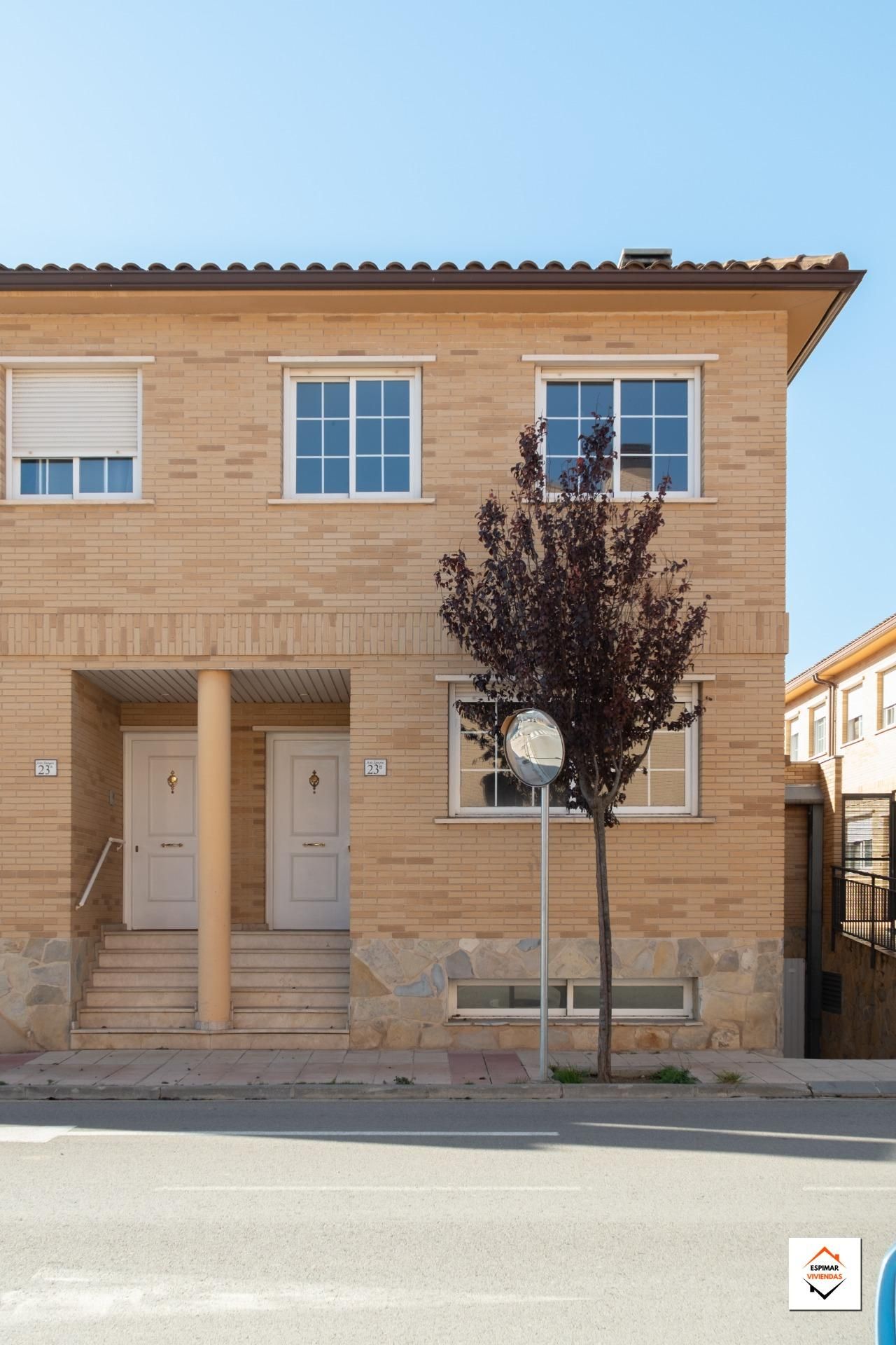 Vista exterior de Casa adosada en venda en Pinseque