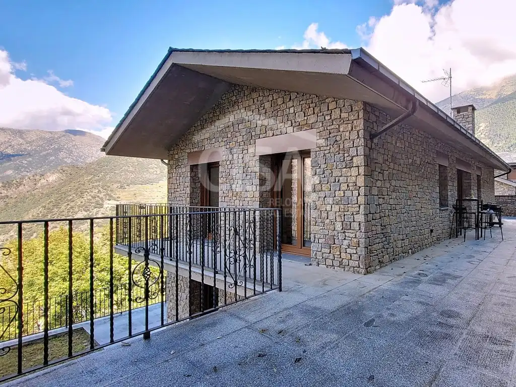 Vista exterior de Casa o chalet en venta en Sant Julià de Lòria con Balcón