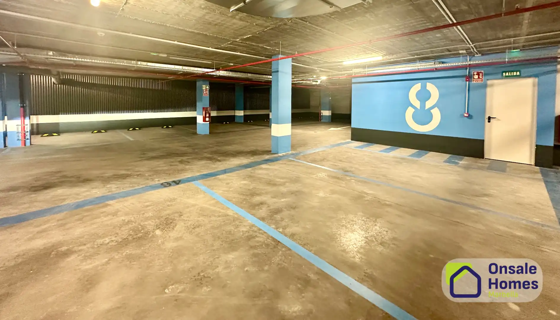 Parkplatz von Dachboden zur Miete in Marbella mit Klimaanlage, Terrasse und Abstellraum