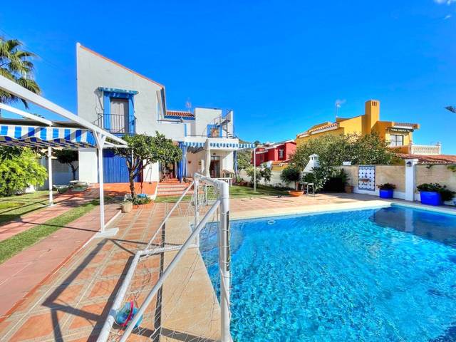 Casa-chalet en Venta en Chilches