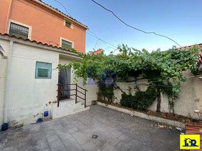 Jardí de Casa o xalet en venda en Villalba de la Sierra amb Calefacció, Jardí privat i Terrassa