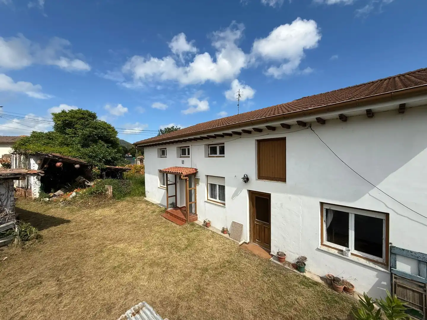Vista exterior de Casa o xalet en venda en Noja amb Jardí privat, Terrassa i Balcó