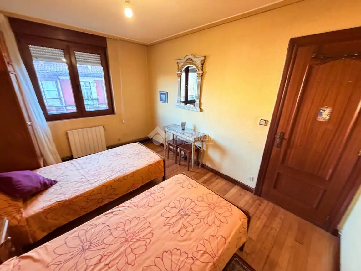 Habitación de Piso en venta en Santander con Calefacción, Parquet y Trastero